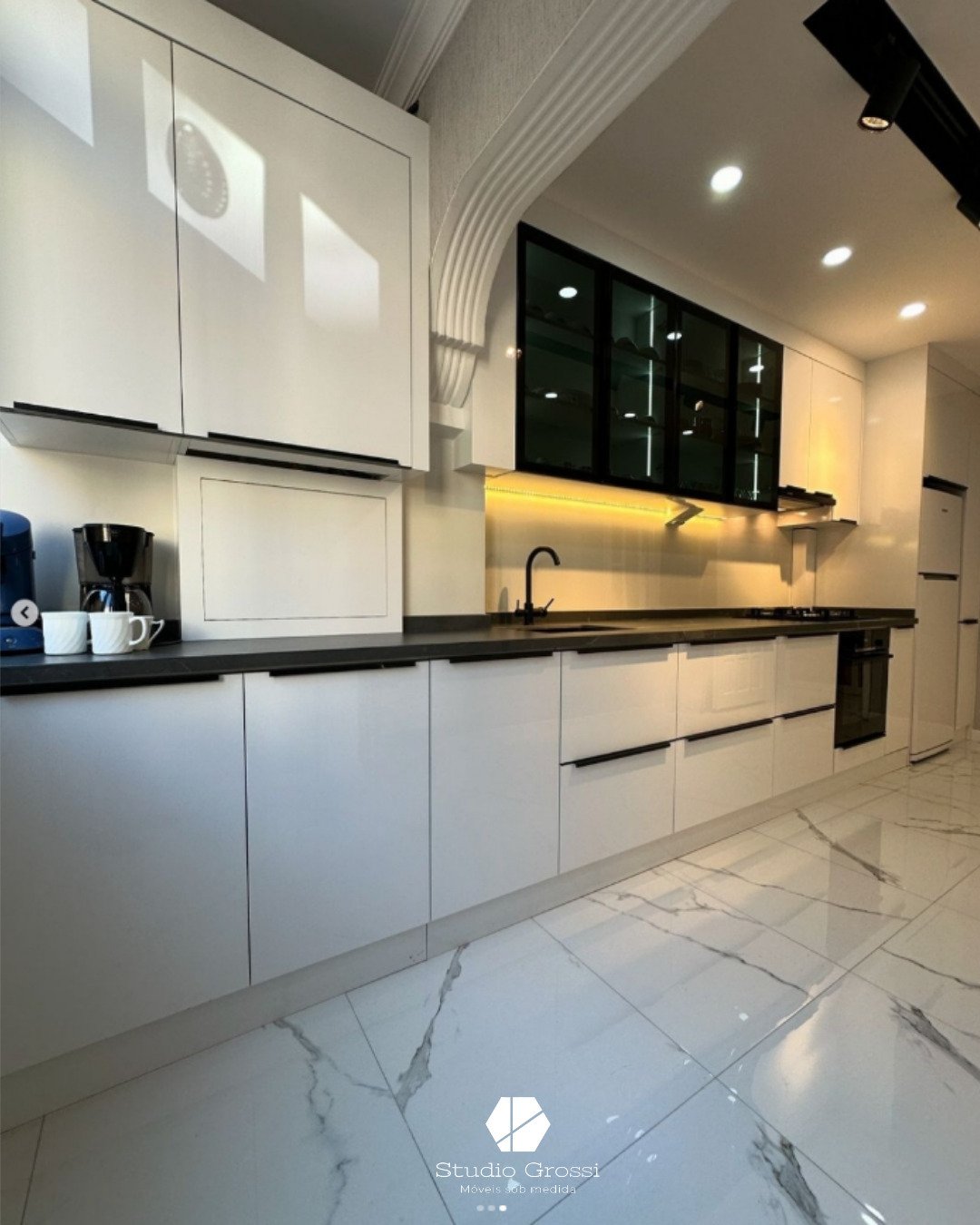 Em 2024, tivemos o privilégio de transformar diversos ambientes em espaços únicos e funcionais. (4)